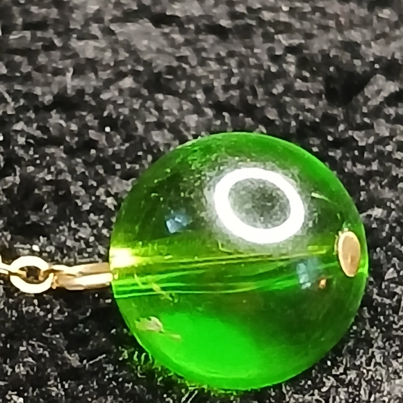 5$ Vtg Green Glass and Gold Drop Clip-On Earrings - Picture 7 of 7